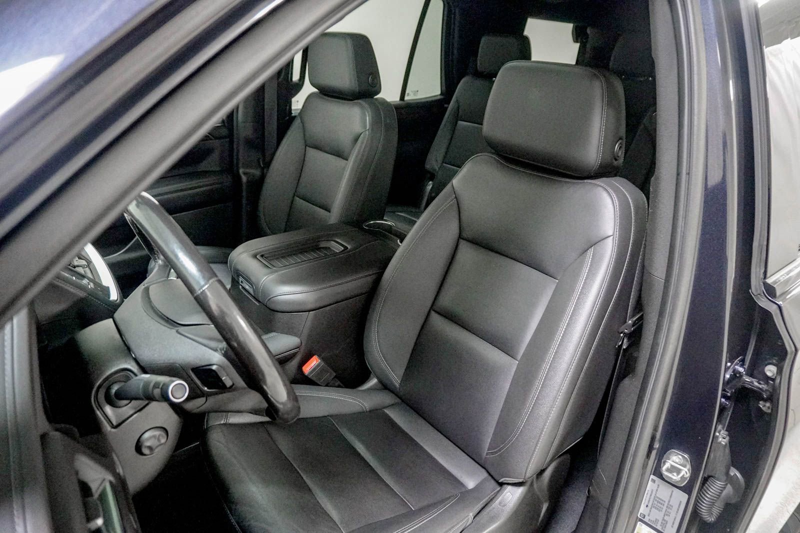 Used 2022 Chevrolet Tahoe Z71 w/ Luxury Package AWD/4WD image 20