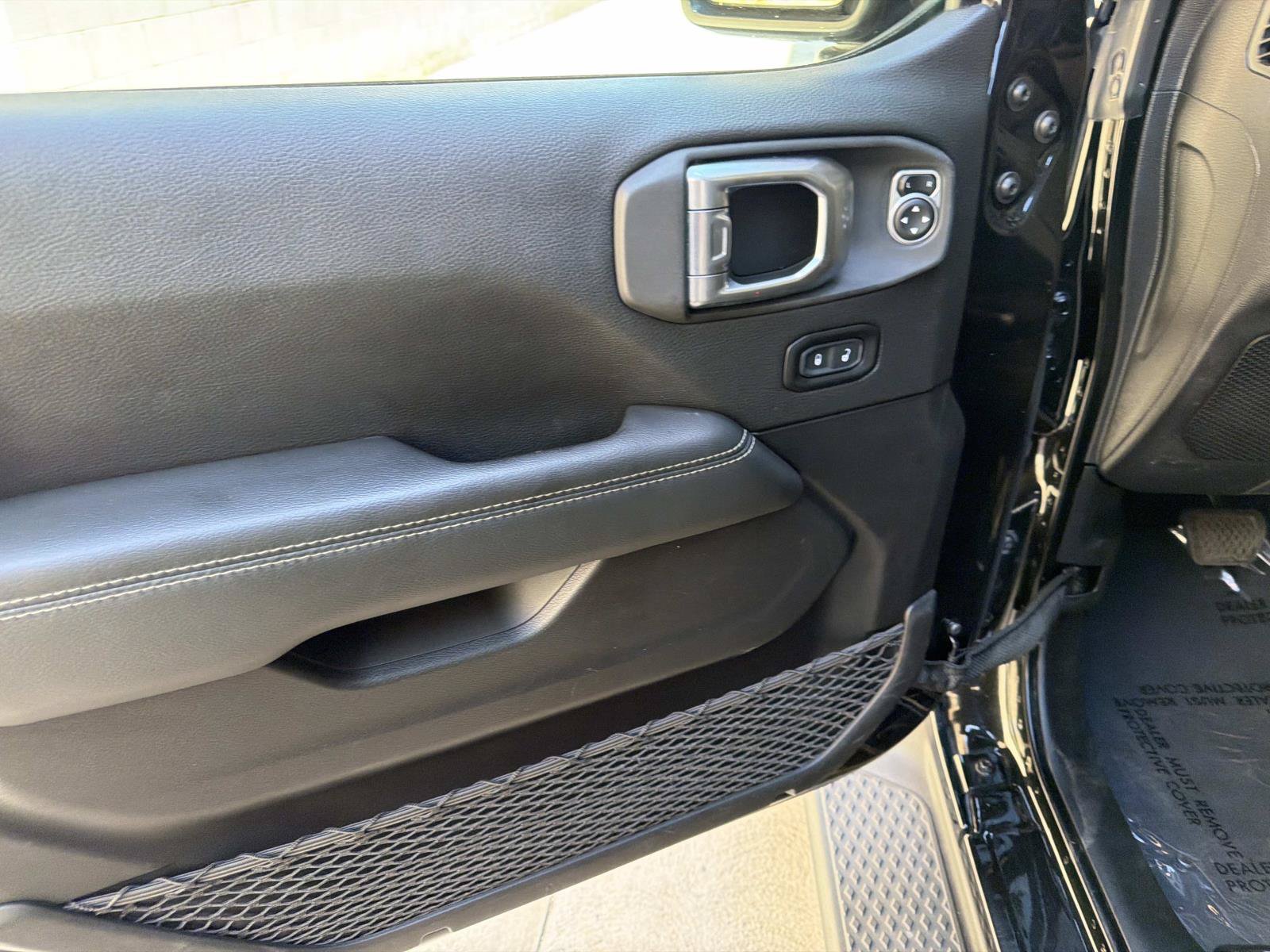 Used 2020 Jeep Gladiator Overland AWD/4WD image 13