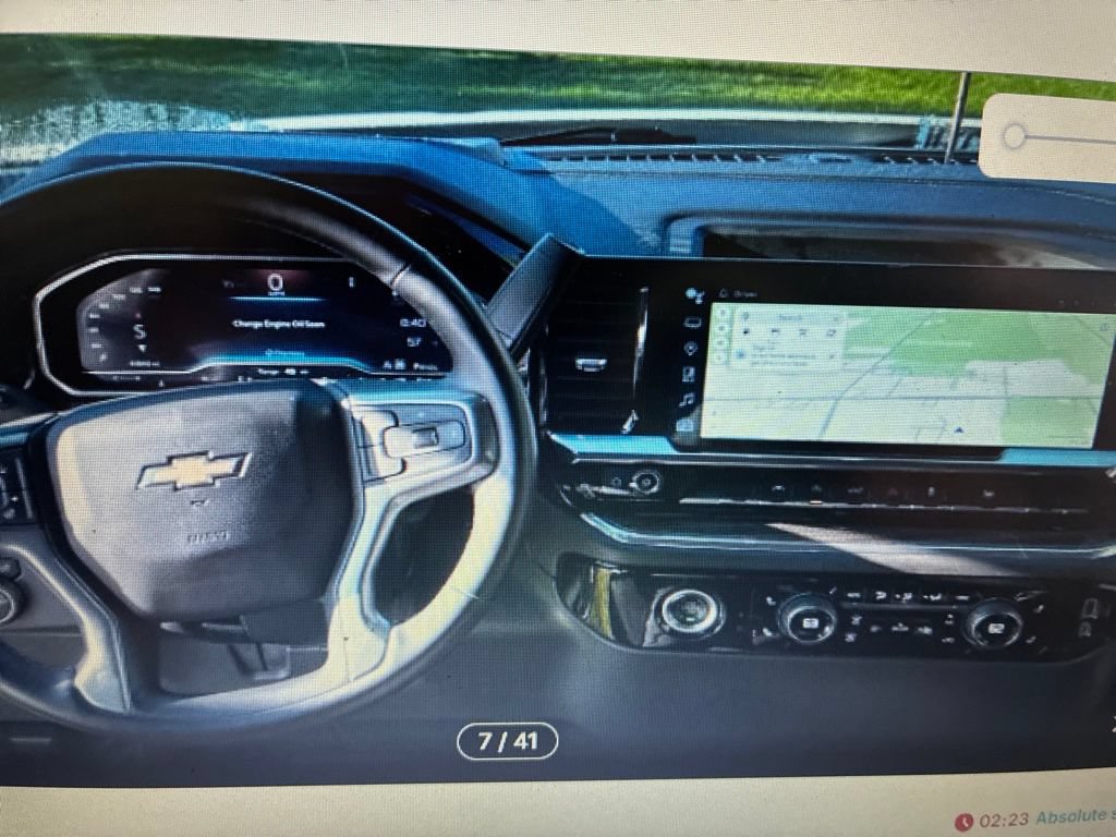Used 2023 Chevrolet Silverado 1500 LT AWD/4WD image 3