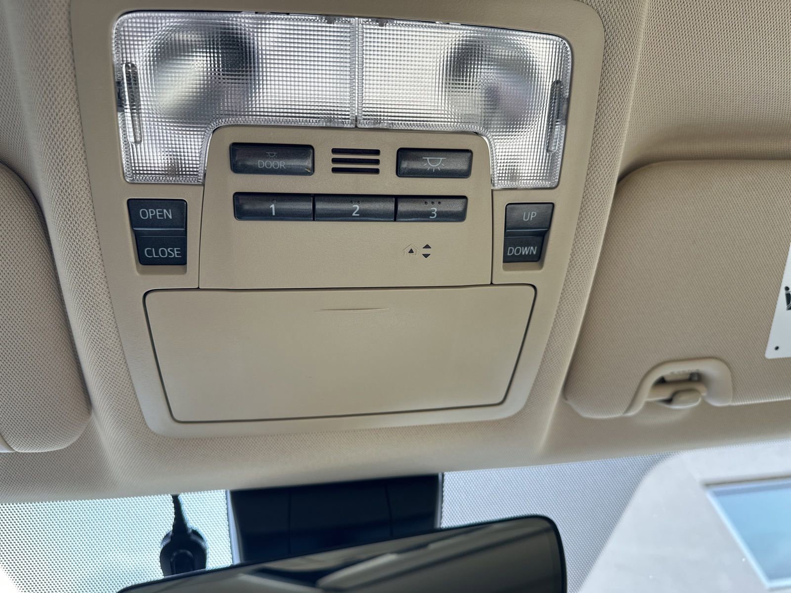 Used 2019 Toyota Highlander XLE AWD/4WD image 74