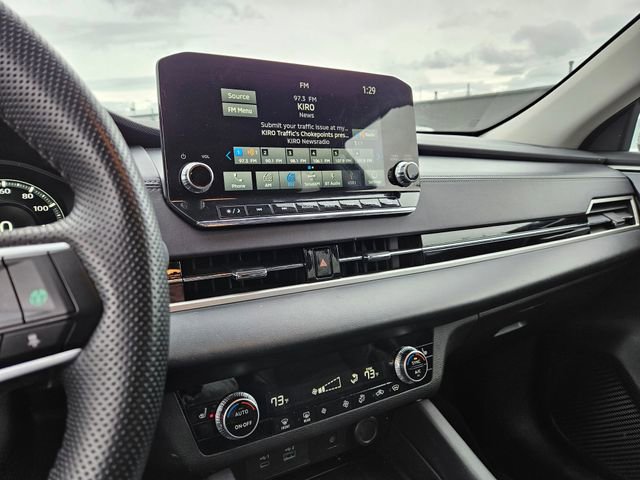 Used 2024 Mitsubishi Outlander SE image 11