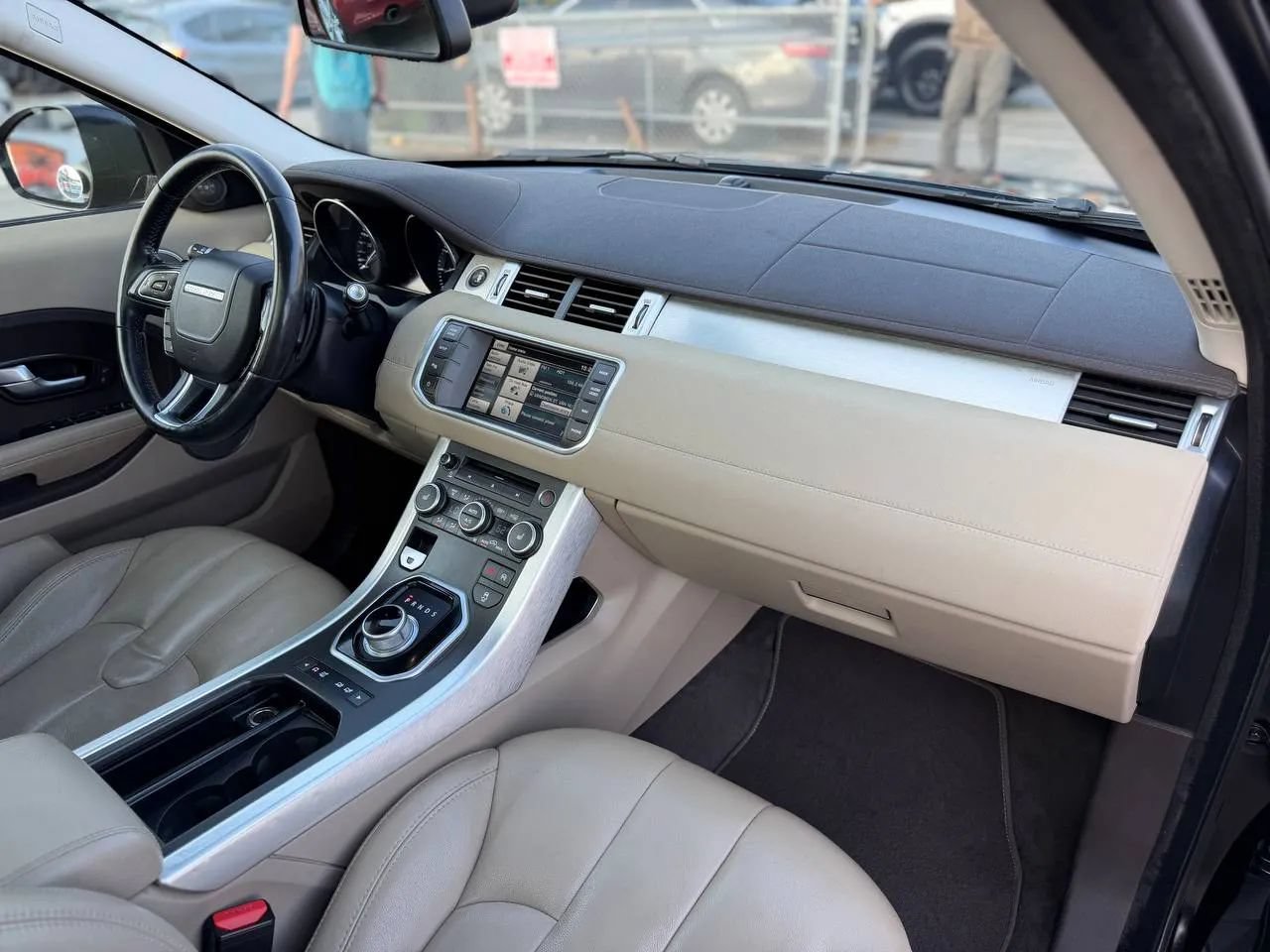 Used 2015 Land Rover Range Rover Evoque Pure Premium AWD/4WD image 46