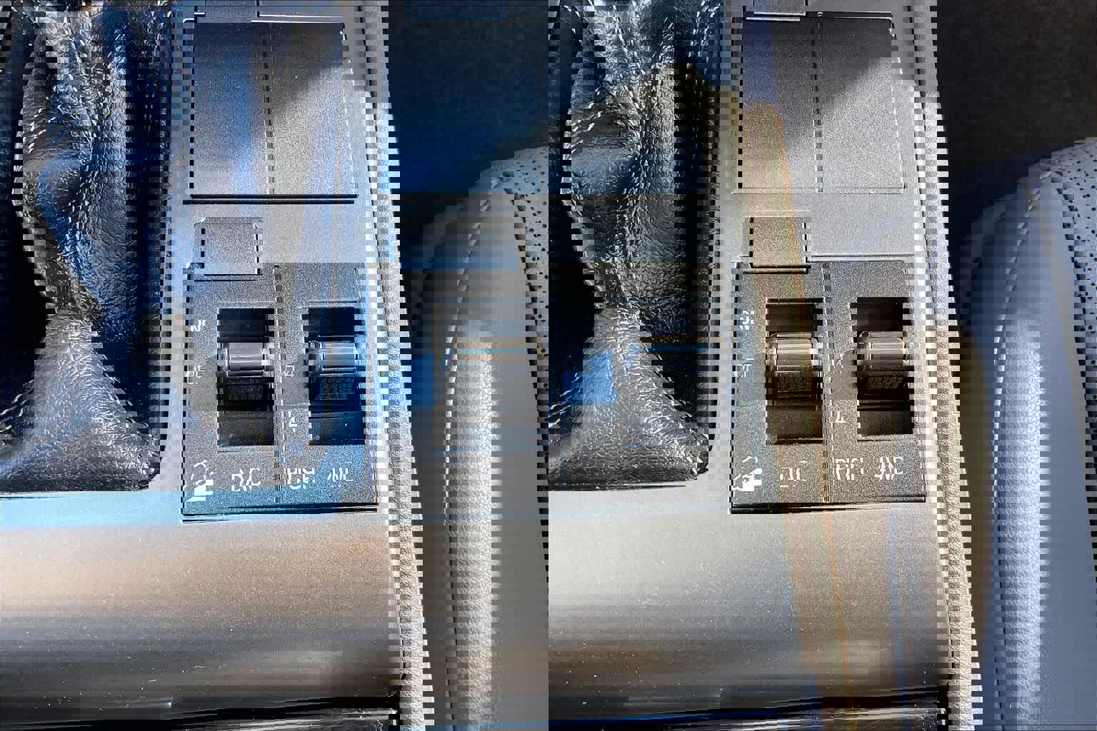 Used 2016 Lexus GX 460 image 32