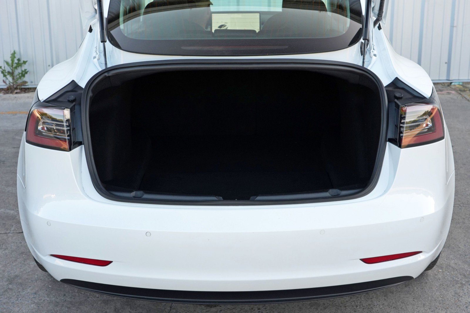 Used 2018 Tesla Model 3 Long Range image 9