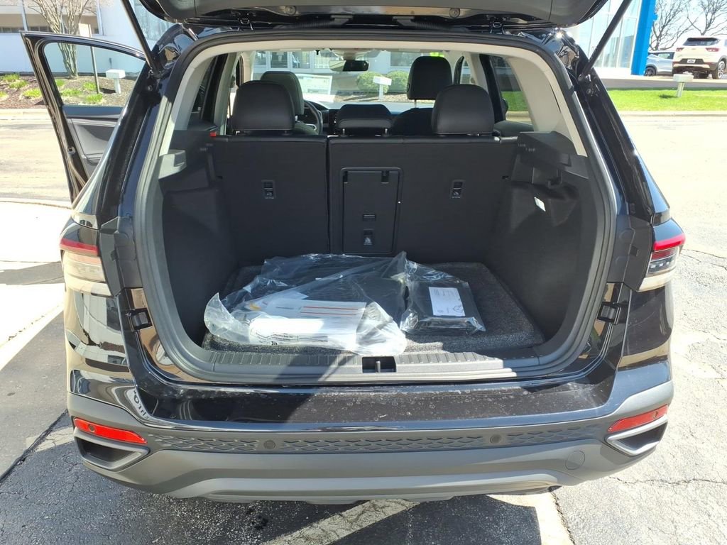 New 2026 Volkswagen Taos SE AWD/4WD image 21