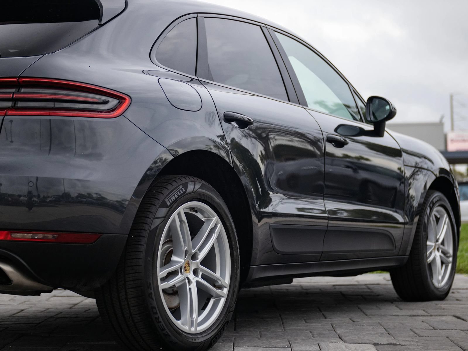 Used 2018 Porsche Macan Sport Edition AWD/4WD image 14