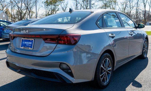 Used 2023 Kia Forte LXS image 6