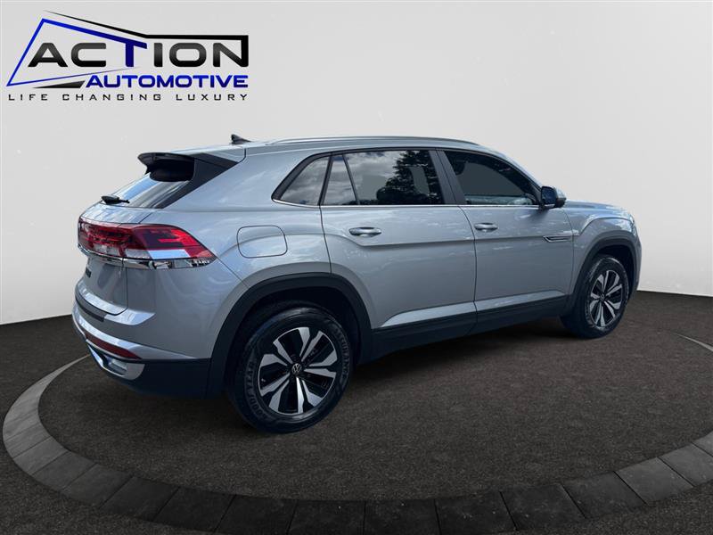 Used 2024 Volkswagen Atlas Cross Sport SE FWD image 8