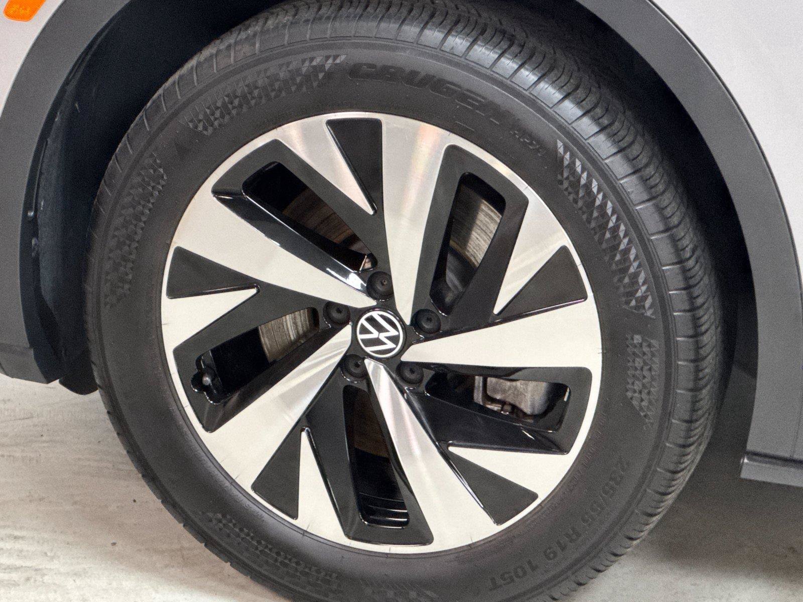 Used 2023 Volkswagen ID.4 Pro AWD/4WD image 25