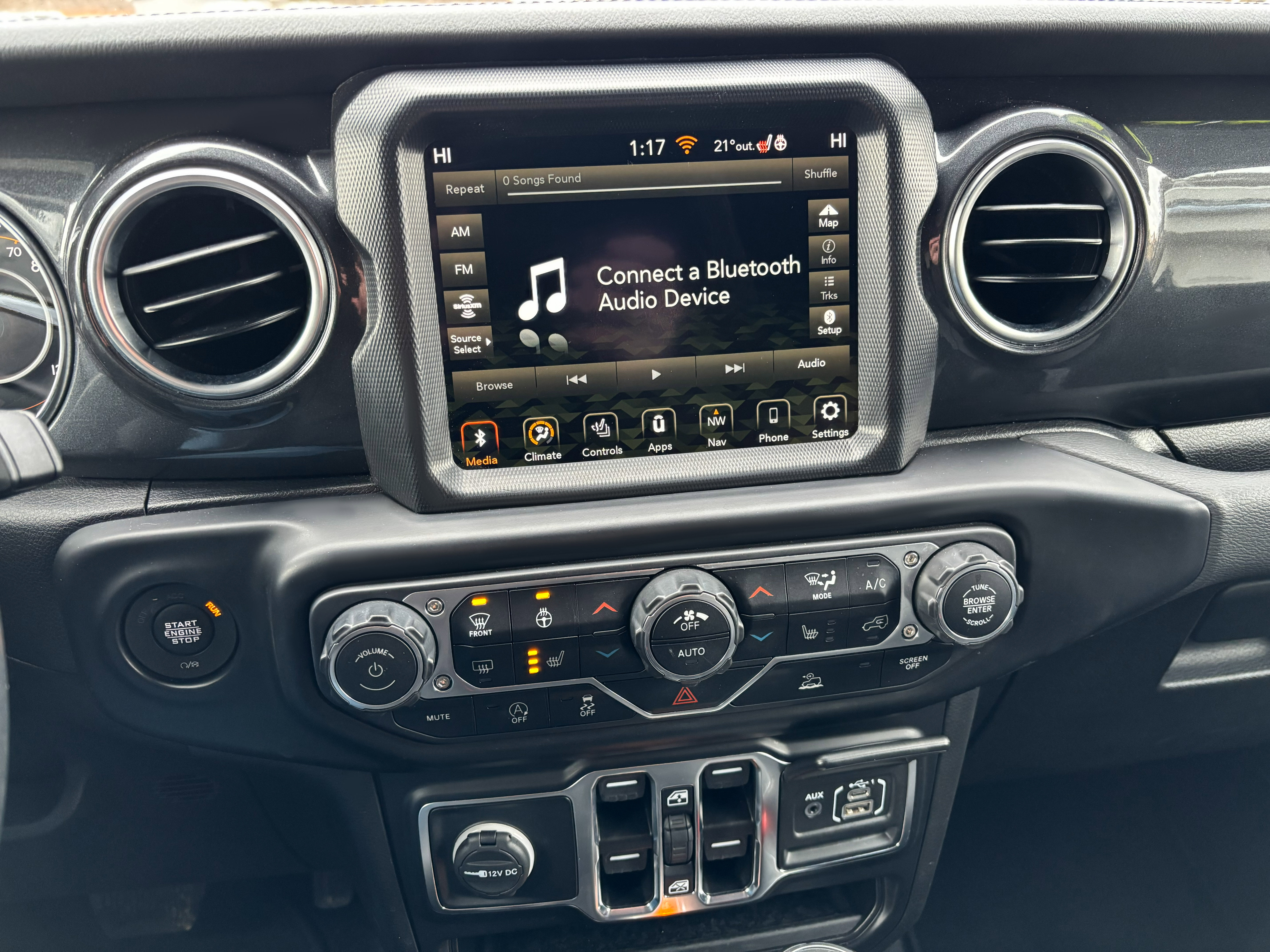 Used 2022 Jeep Wrangler Unlimited Sahara image 22