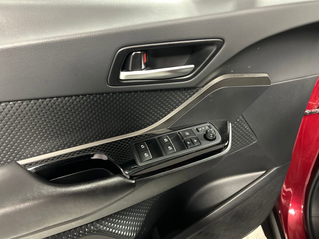 Used 2019 Toyota C-HR XLE image 12