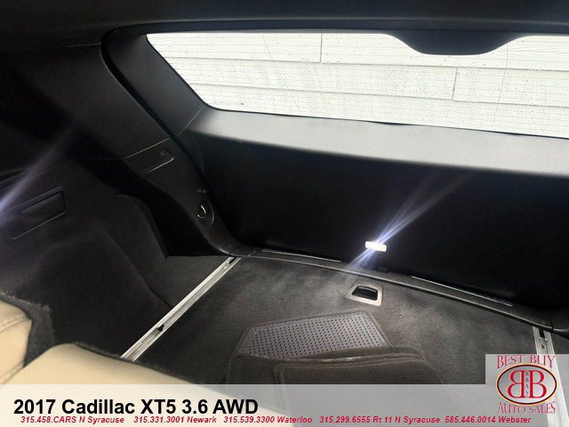 Used 2017 Cadillac XT5 Luxury w/ Driver Awareness Package AWD/4WD image 11