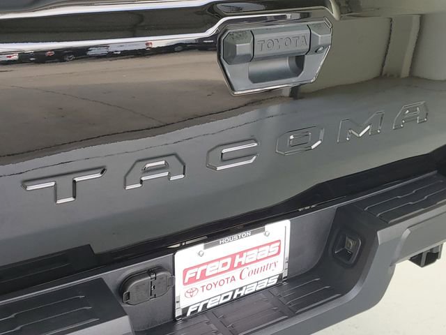 Used 2025 Toyota Tacoma SR AWD/4WD image 9