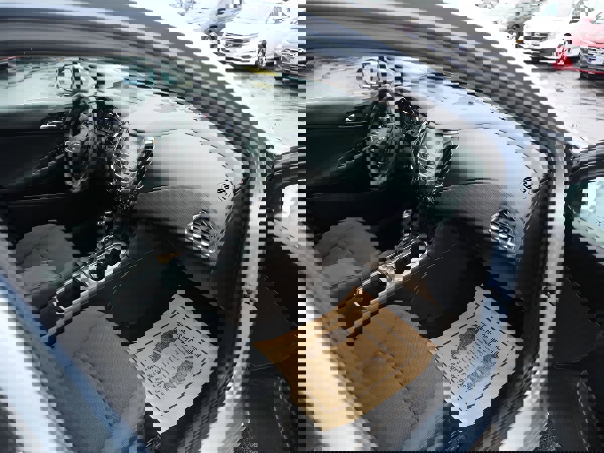 Used 2017 Chevrolet Cruze LT w/ Convenience Package image 16