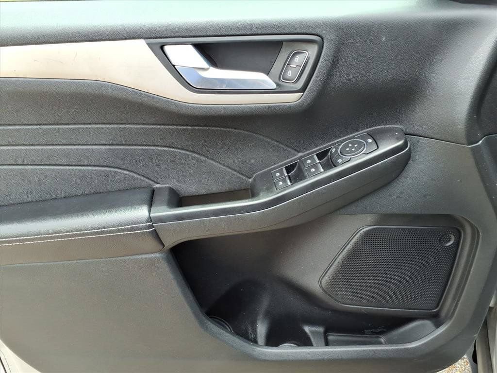 Used 2022 Ford Escape SEL FWD image 15