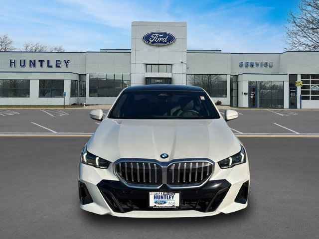 Used 2026 BMW 530i xDrive AWD/4WD image 2