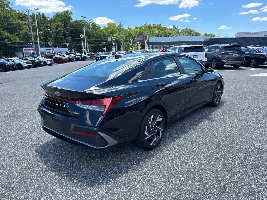 New 2026 Hyundai Elantra Limited FWD image 5
