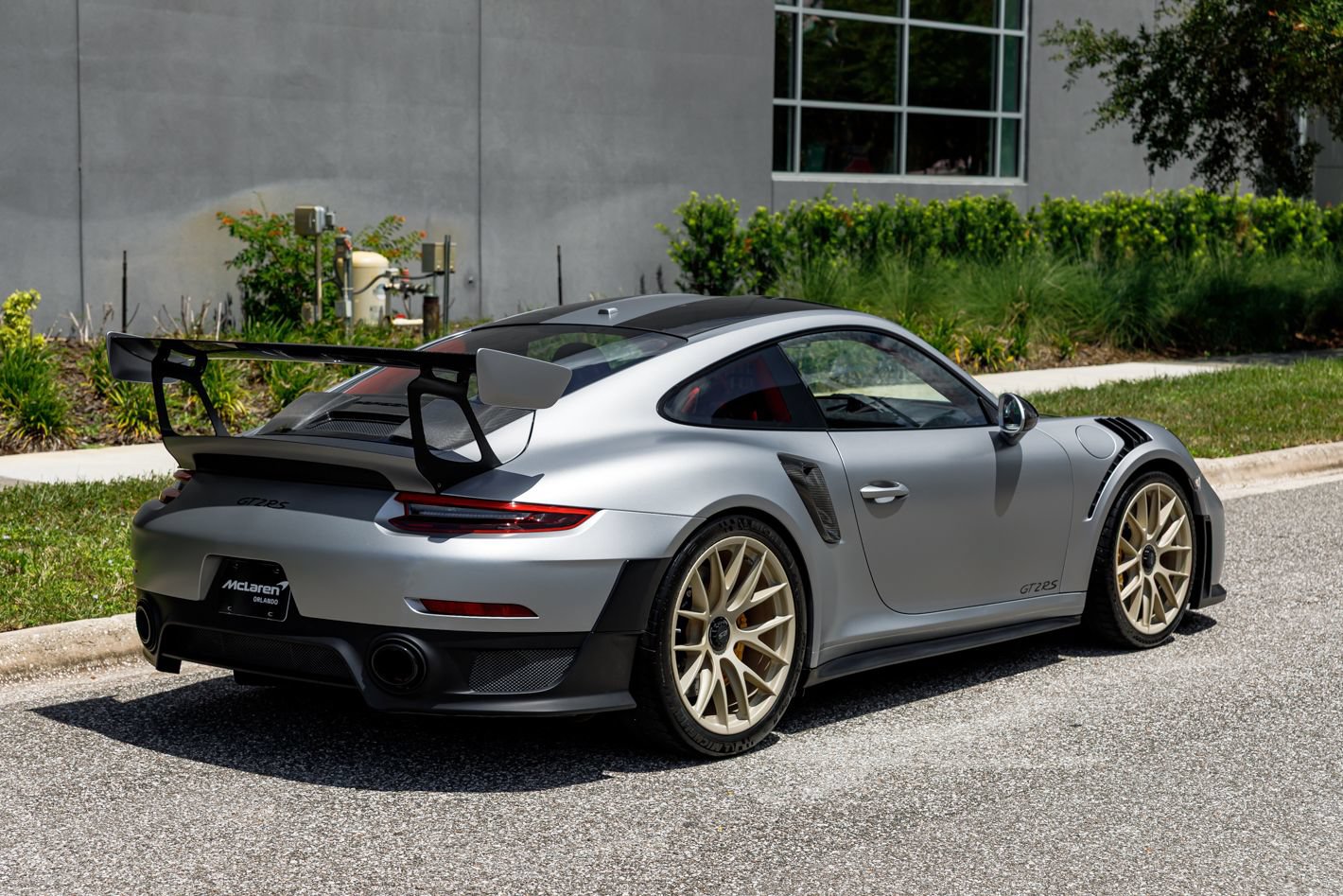 Used 2018 Porsche 911 GT2 RS w/ Weissach Package RWD image 5