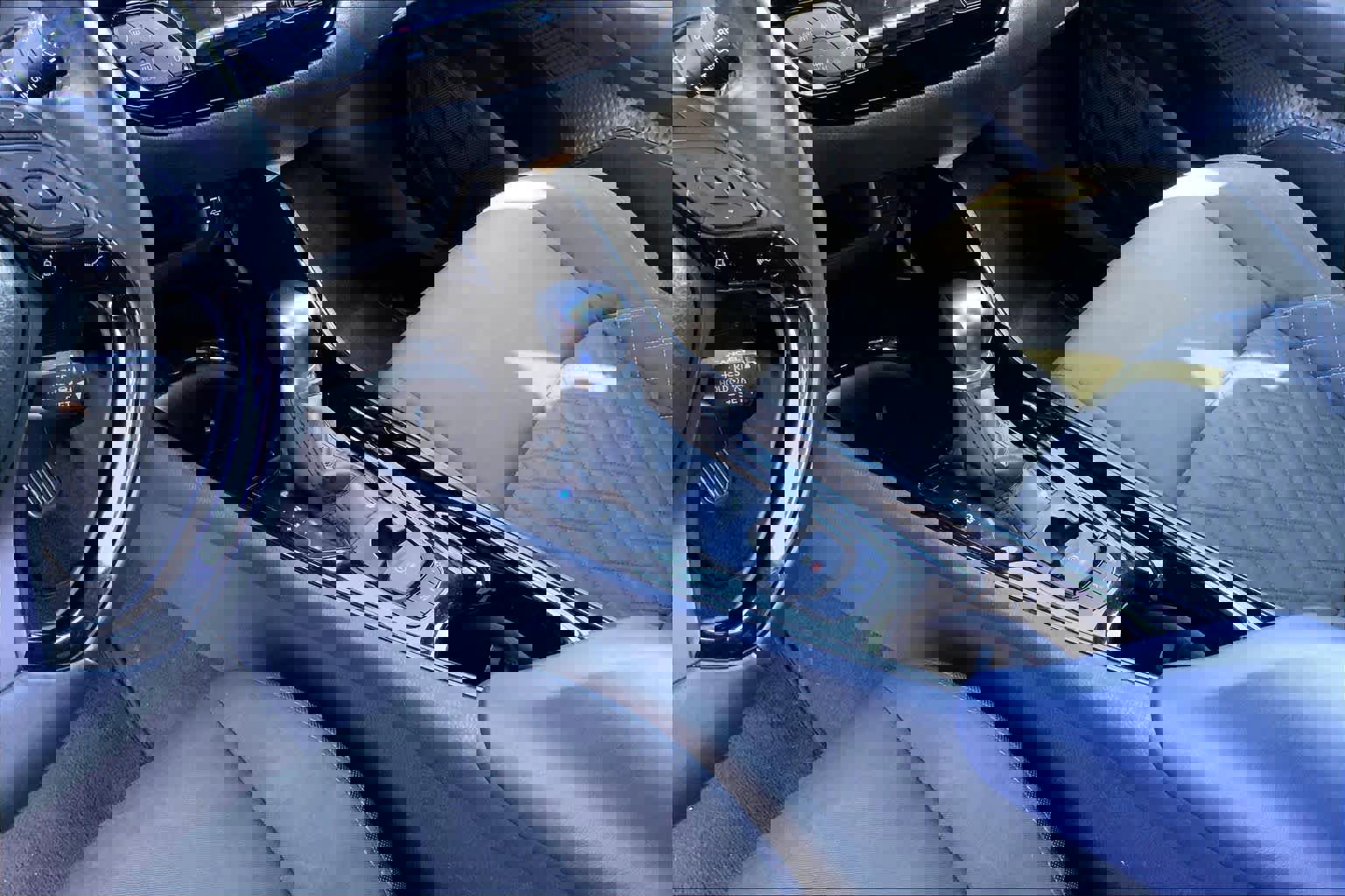 Used 2021 Toyota C-HR XLE FWD image 15