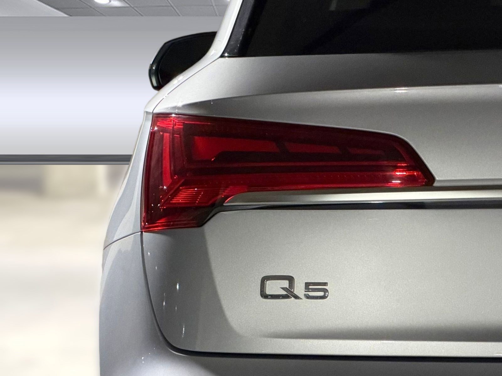 Used 2023 Audi Q5 2.0T Premium w/ Convenience Package image 13