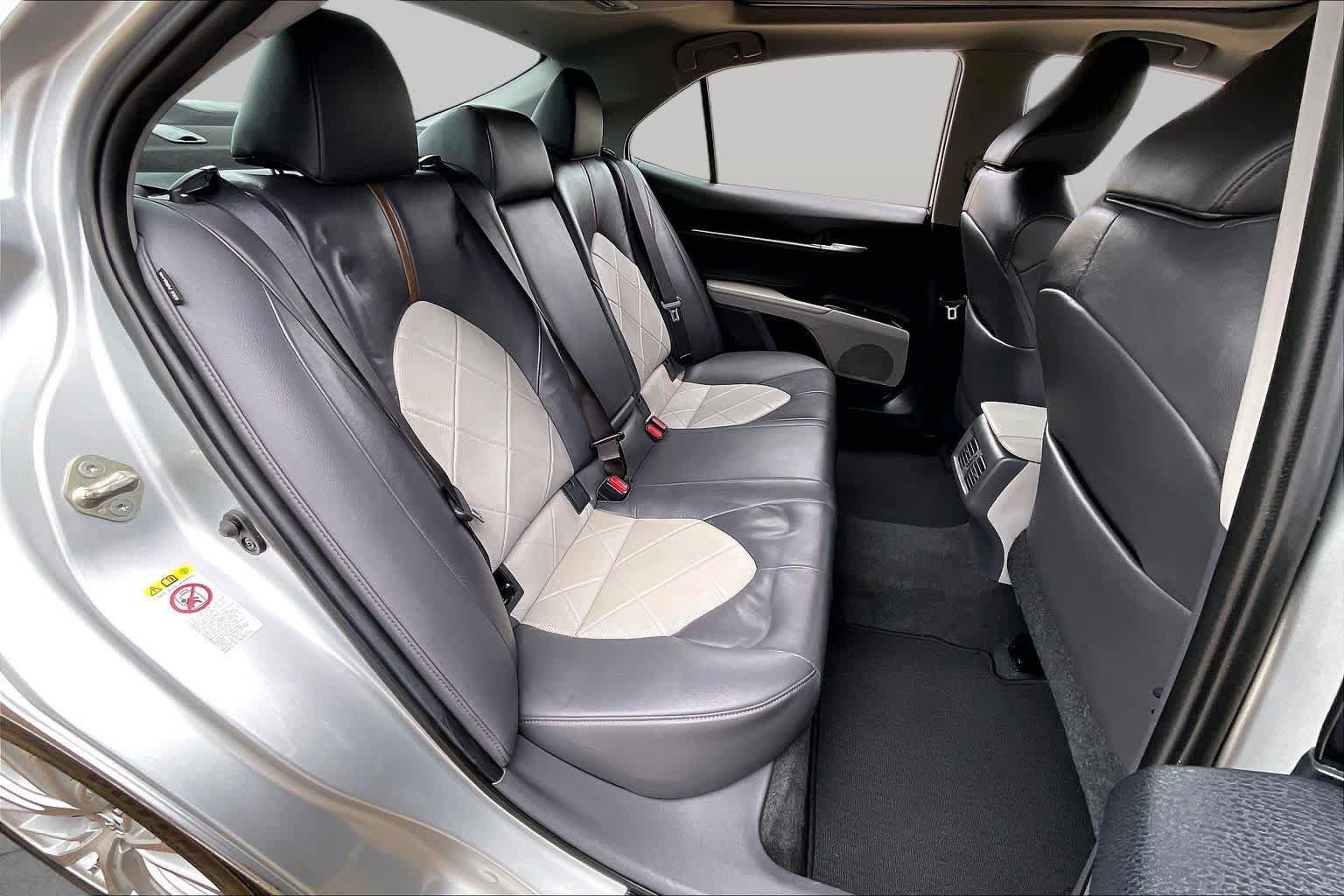 Used 2018 Toyota Camry XLE FWD image 20