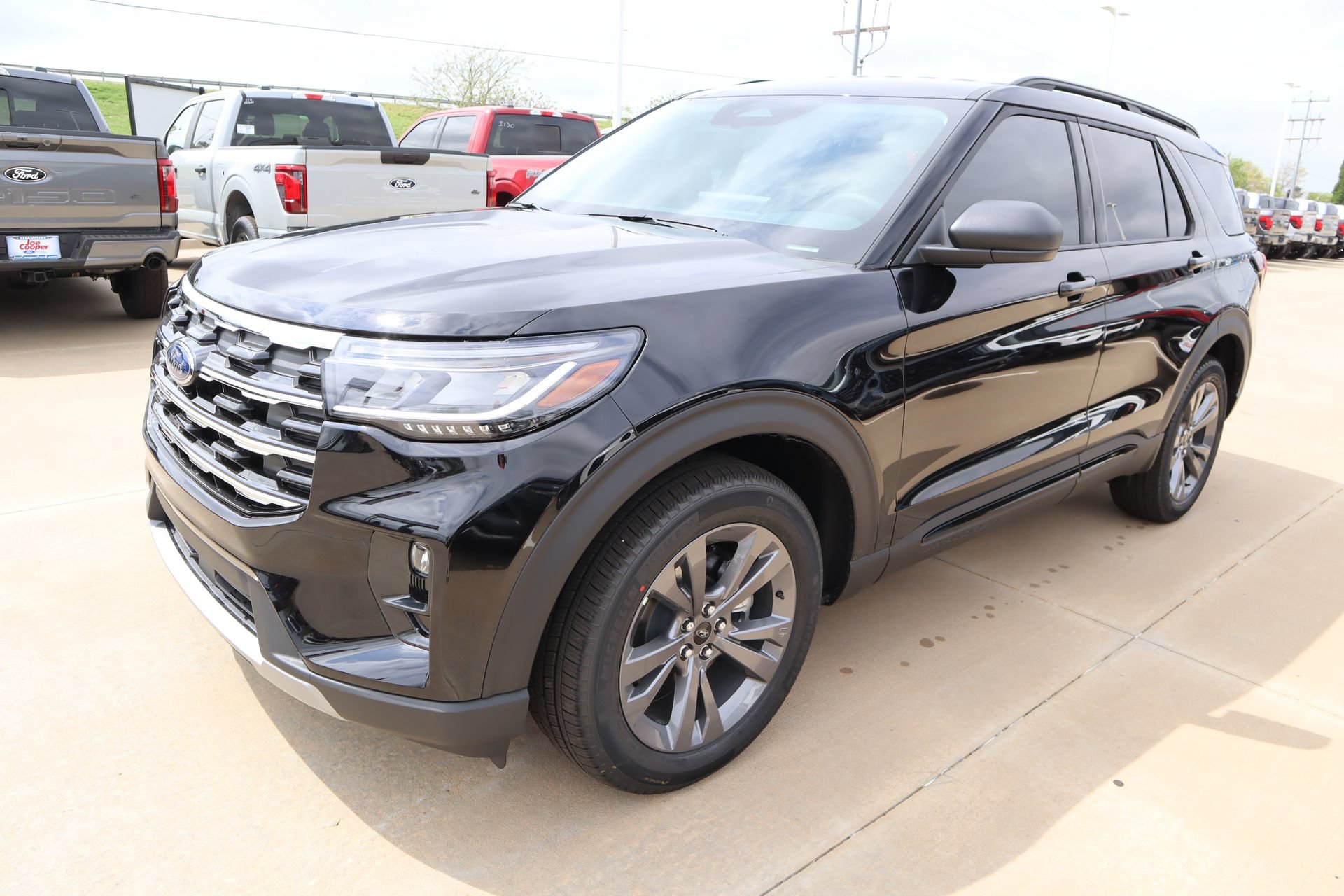 New 2026 Ford Explorer Active w/ Active Comfort Package AWD/4WD image 12
