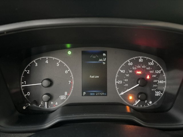 Used 2025 Toyota Corolla Cross LE FWD image 23