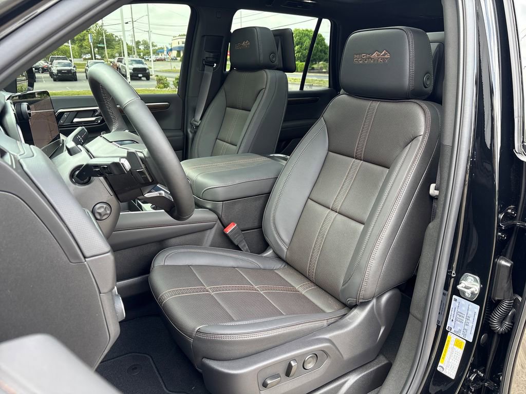 Certified 2026 Chevrolet Tahoe High Country AWD/4WD image 17