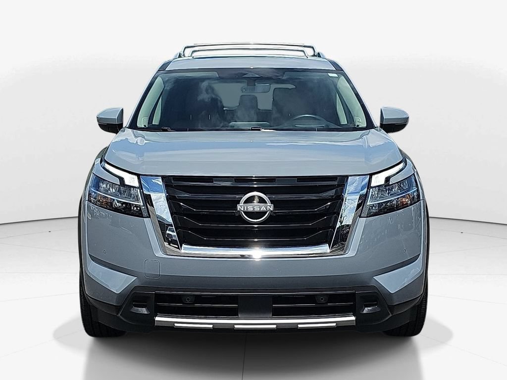 Used 2024 Nissan Pathfinder Platinum FWD image 12