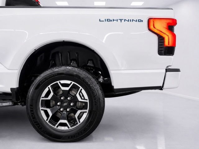 Used 2022 Ford F150 Lightning XLT AWD/4WD image 9