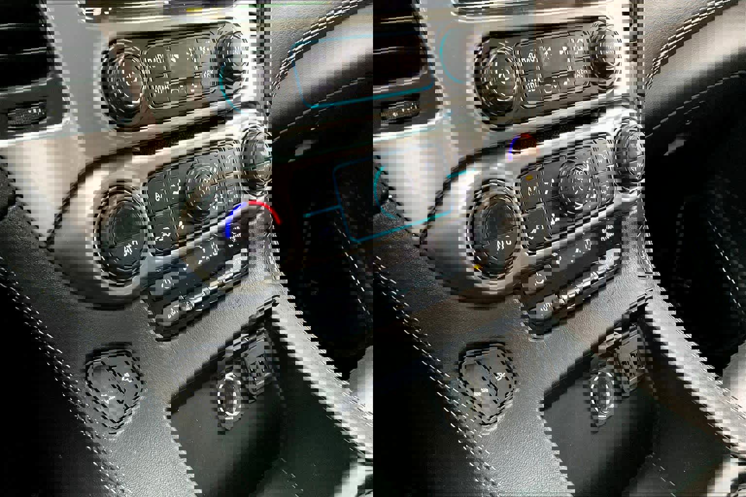 Used 2018 Chevrolet Suburban LT image 32