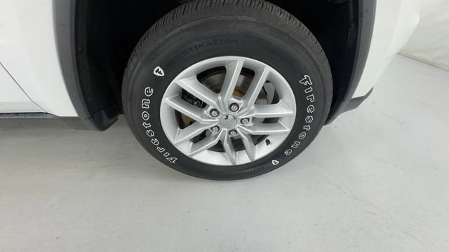 Used 2018 Jeep Grand Cherokee Laredo AWD/4WD image 9