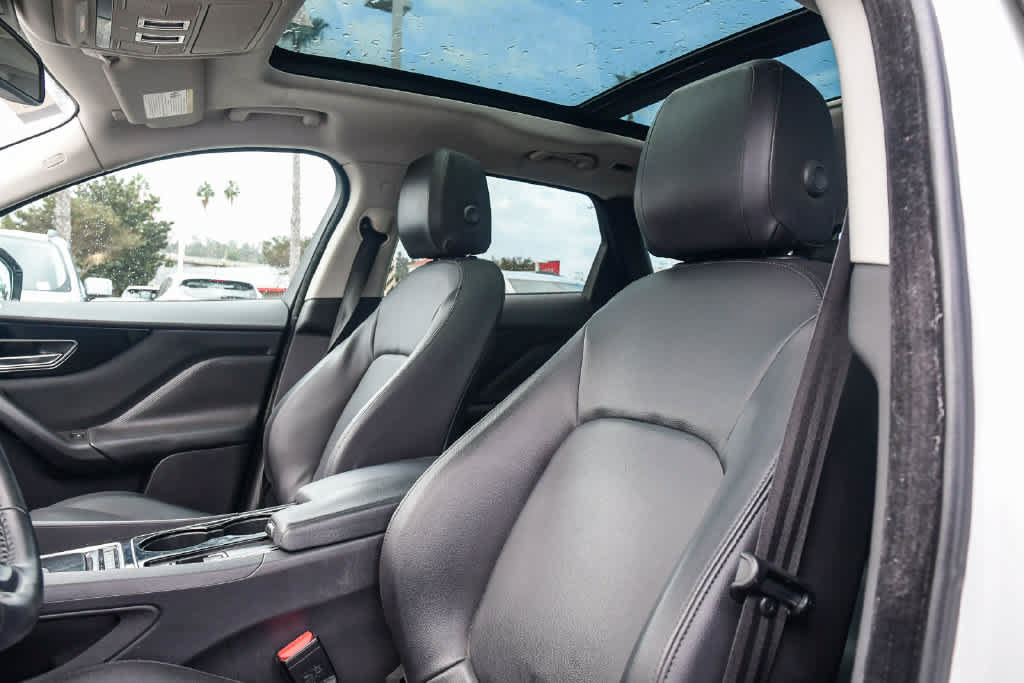 Used 2017 Jaguar F-PACE Premium AWD/4WD image 18