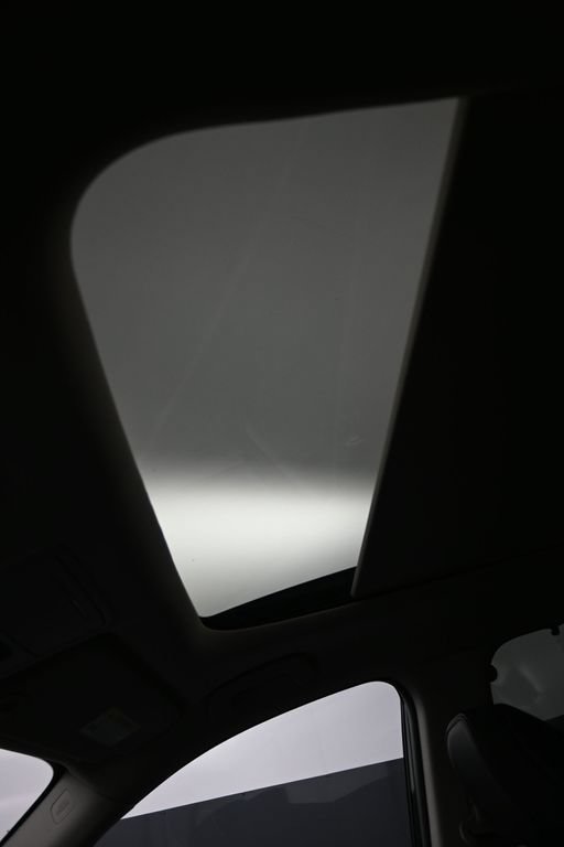 Certified 2025 Honda Pilot Touring image 19