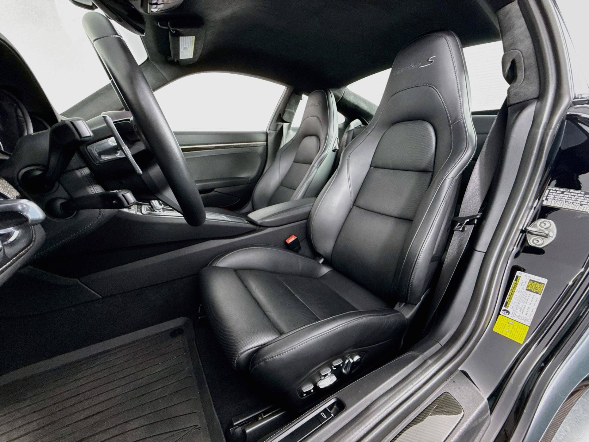 Used 2018 Porsche 911 Turbo S AWD/4WD image 11