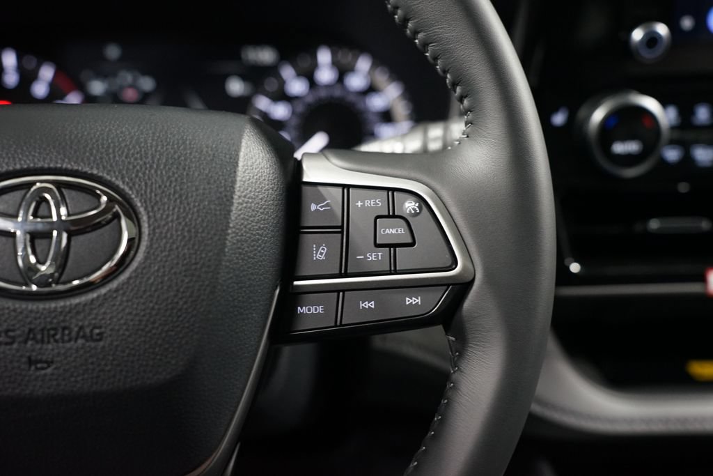 New 2026 Toyota Highlander XLE AWD/4WD image 13