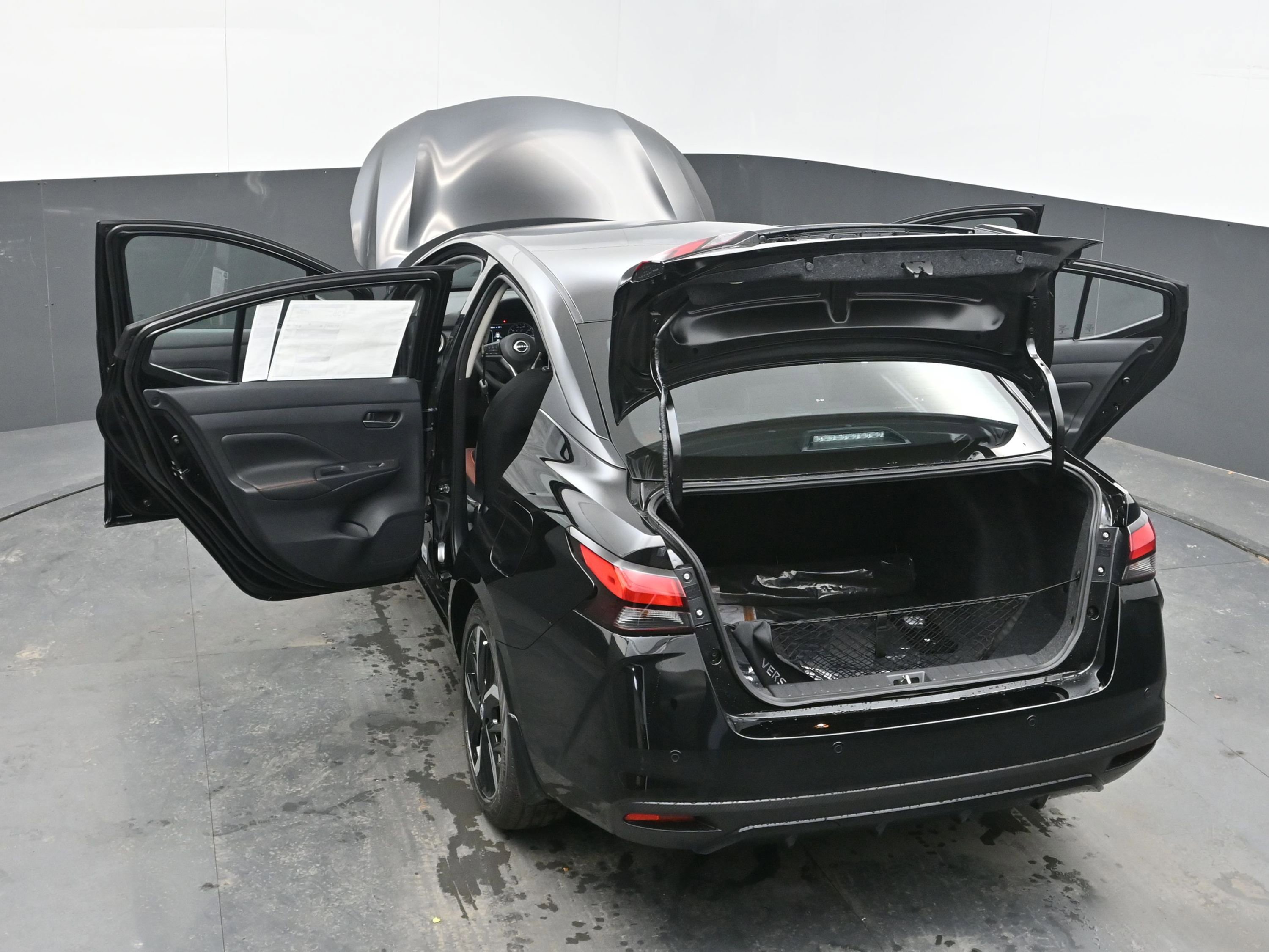 New 2025 Nissan Versa SR image 43