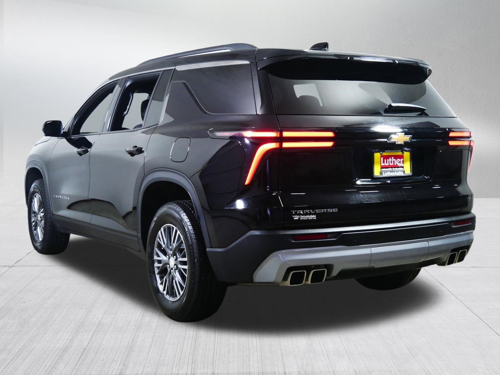 Used 2024 Chevrolet Traverse LT image 5