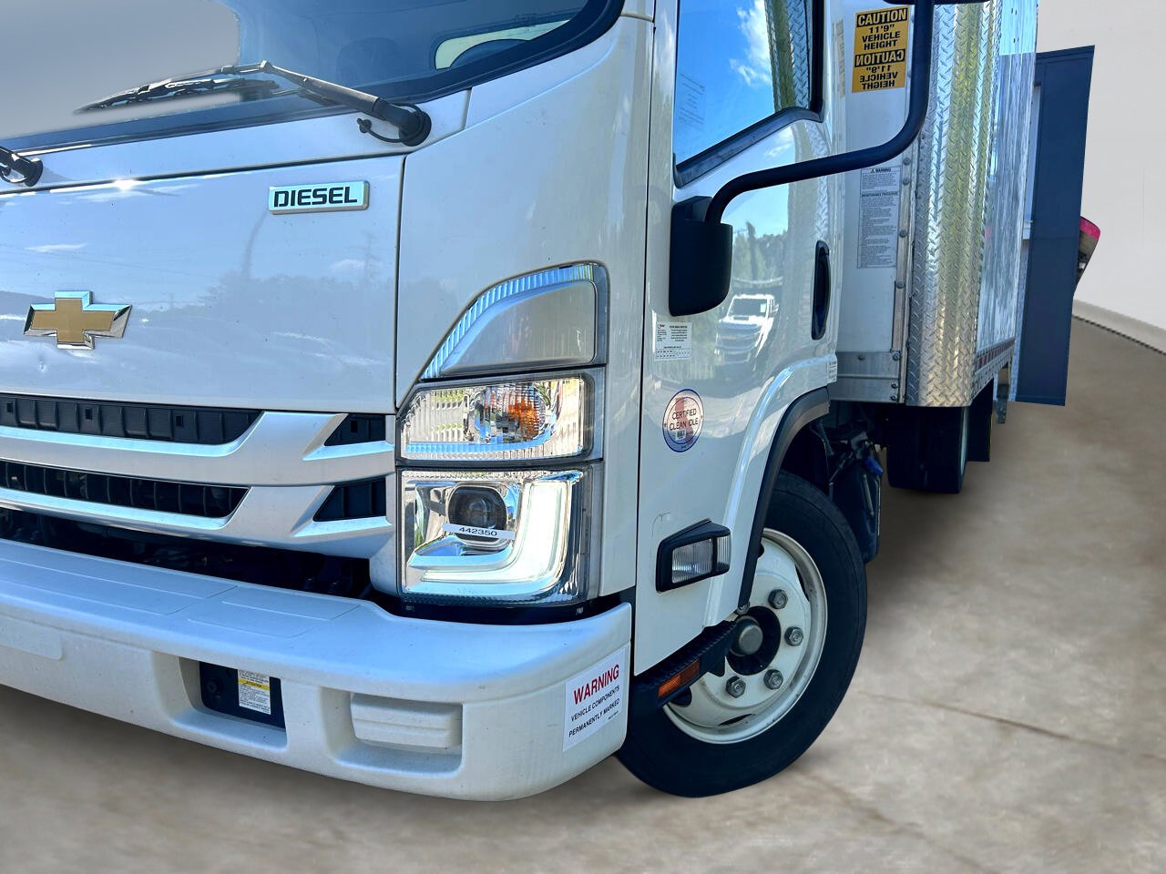Used 2023 Chevrolet Low Cab Forward 5500XD image 30