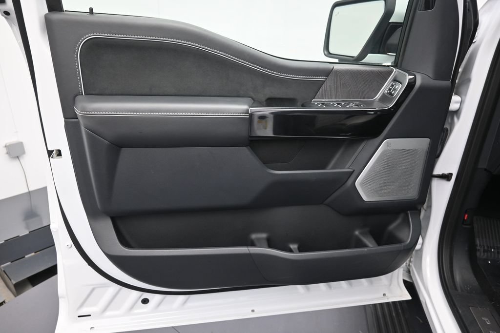 Used 2023 Ford F150 Lightning Platinum AWD/4WD image 9