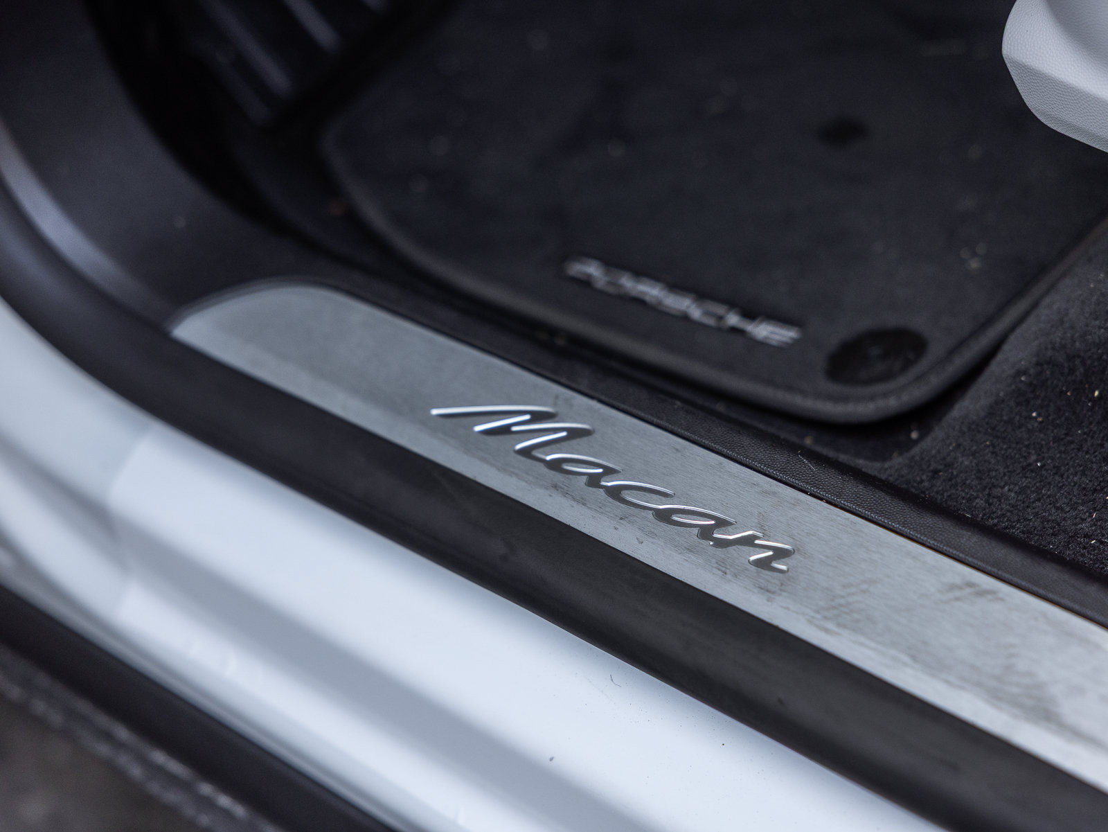 Certified 2026 Porsche Macan Electric RWD image 18