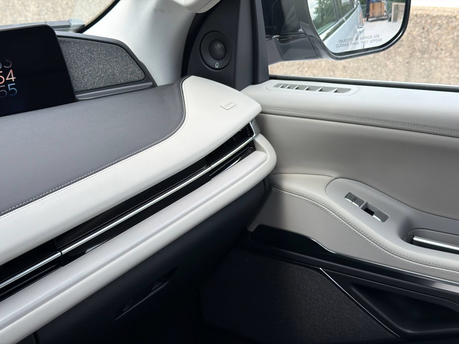 New 2026 Lincoln Navigator L Reserve AWD/4WD image 33