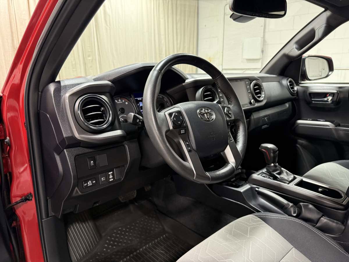 Used 2023 Toyota Tacoma TRD Sport image 10