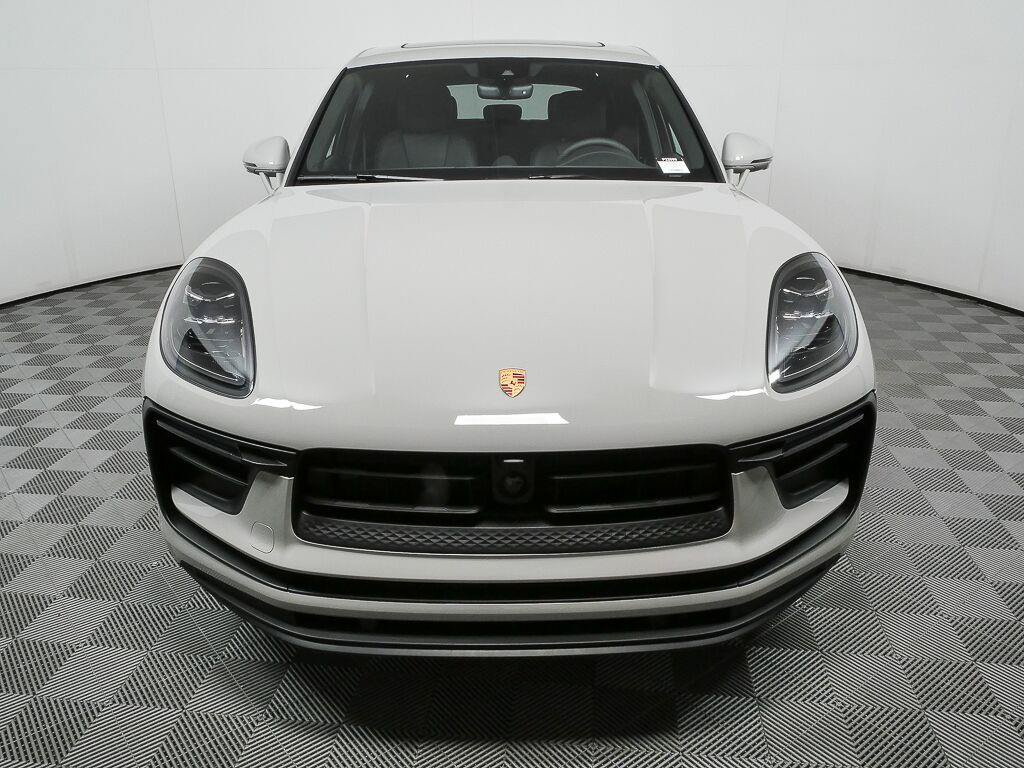 Certified 2026 Porsche Macan Turbo AWD/4WD image 35