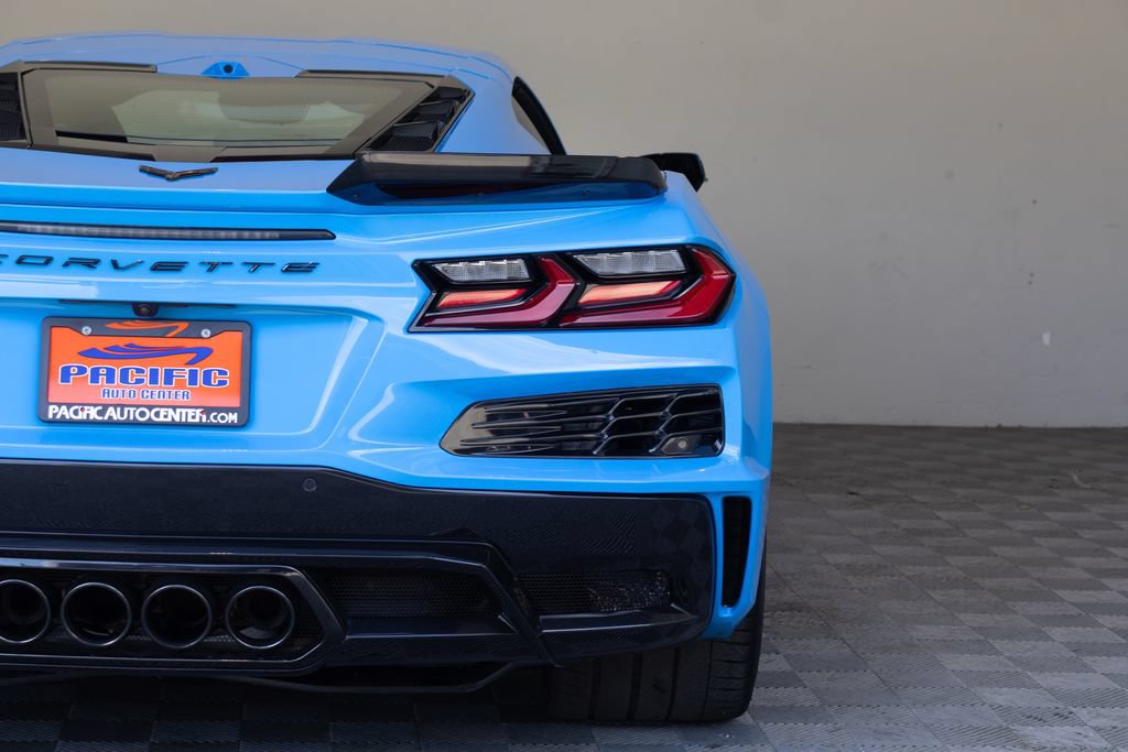Used 2024 Chevrolet Corvette Z06 RWD image 13