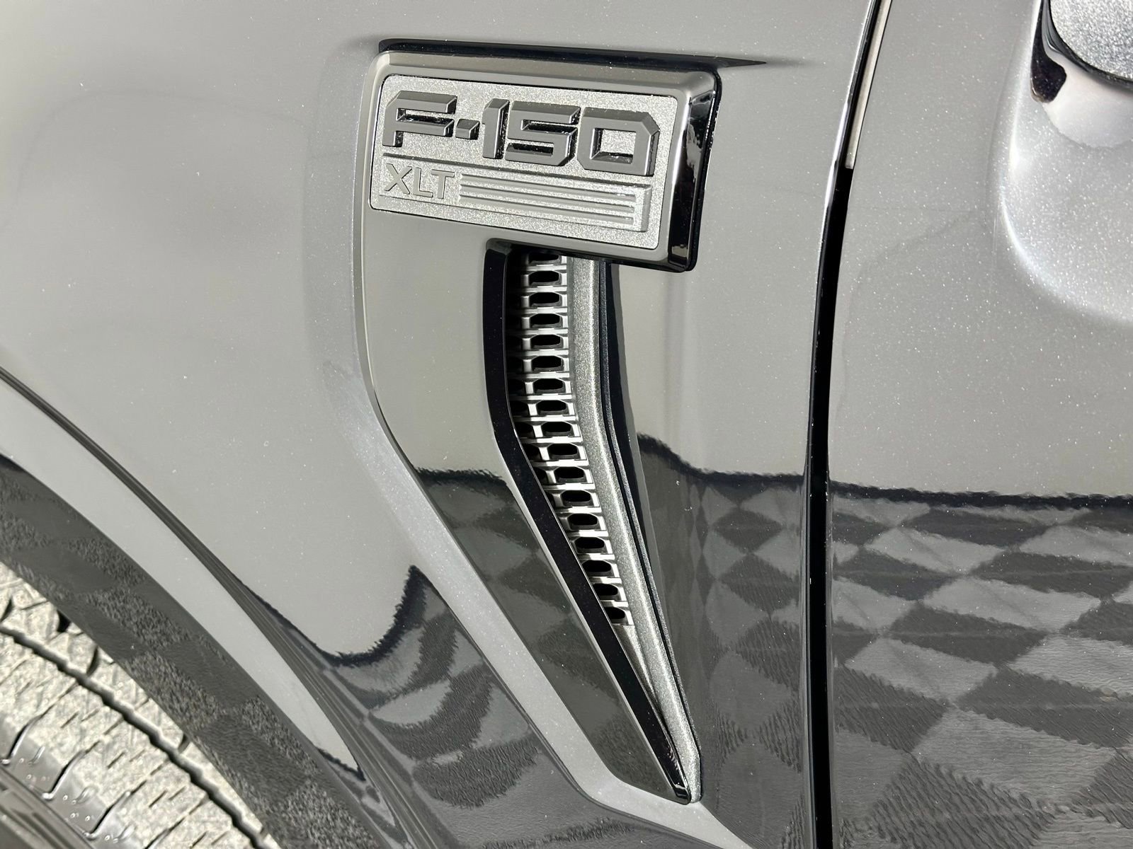 Used 2023 Ford F150 XLT w/ Equipment Group 302A High image 14