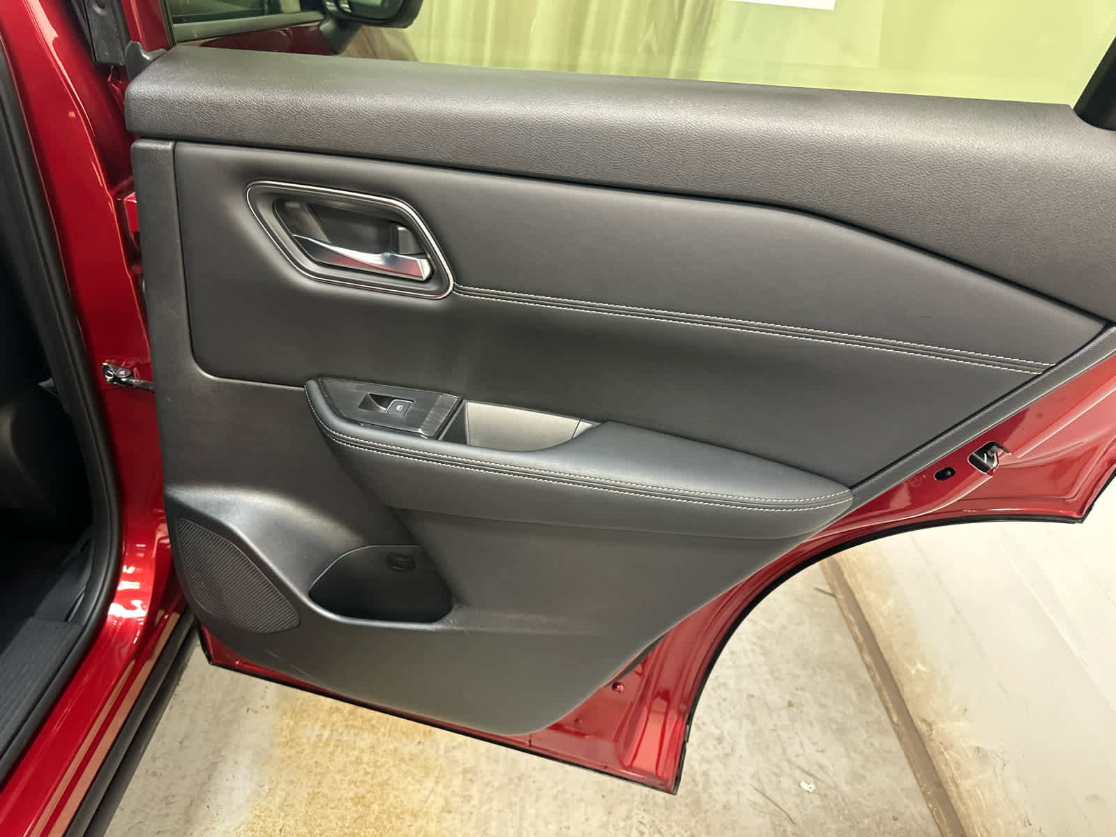 Certified 2024 Nissan Rogue Platinum AWD/4WD image 30
