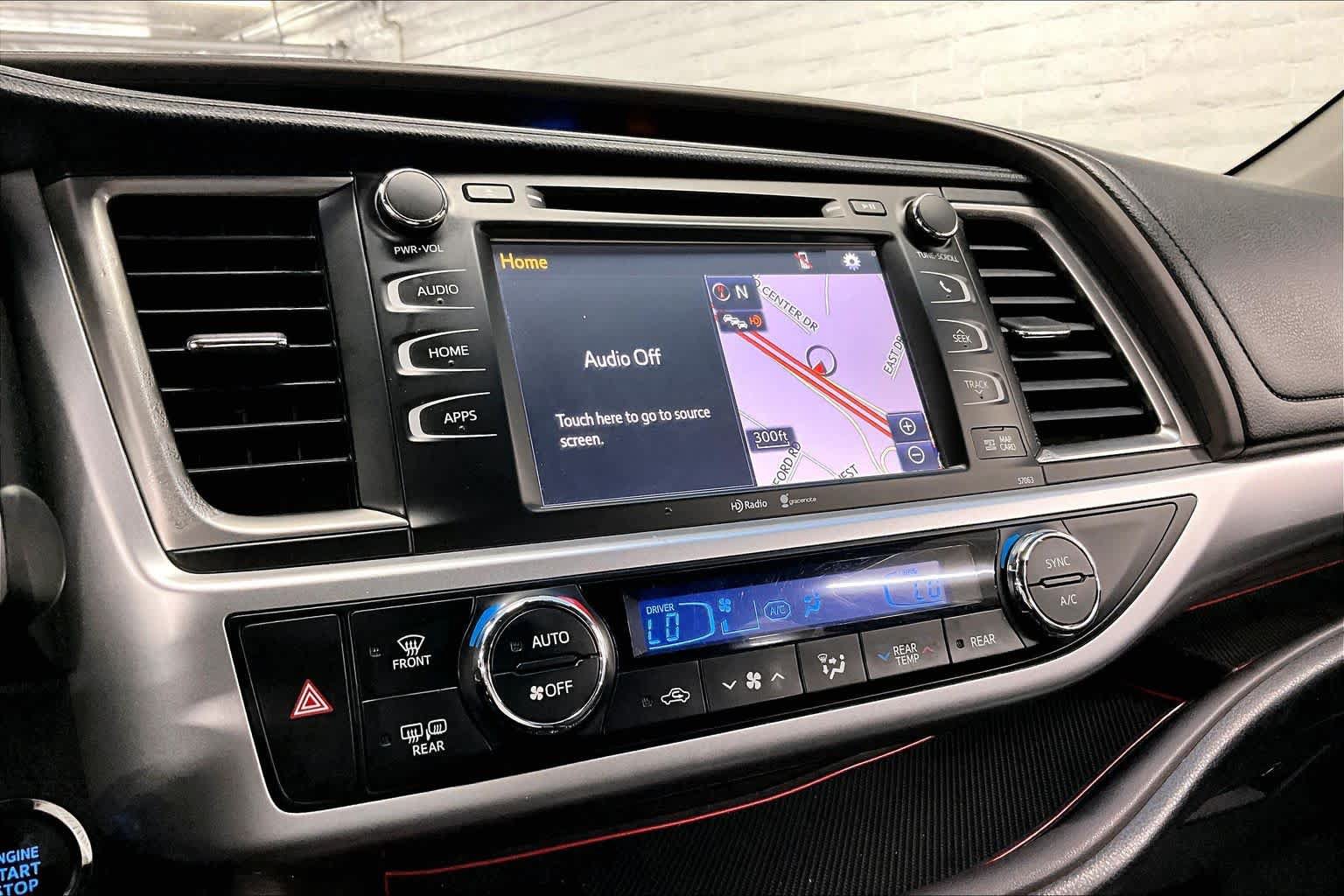 Used 2015 Toyota Highlander XLE AWD/4WD image 34