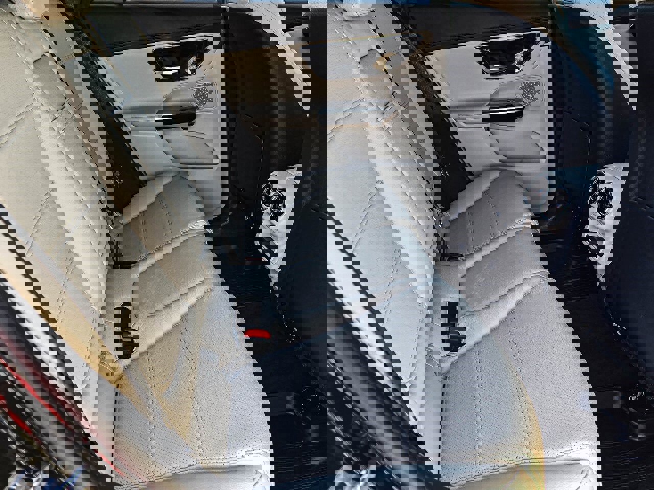 Used 2024 Mercedes-Benz GLC 300 GLC 300 image 37