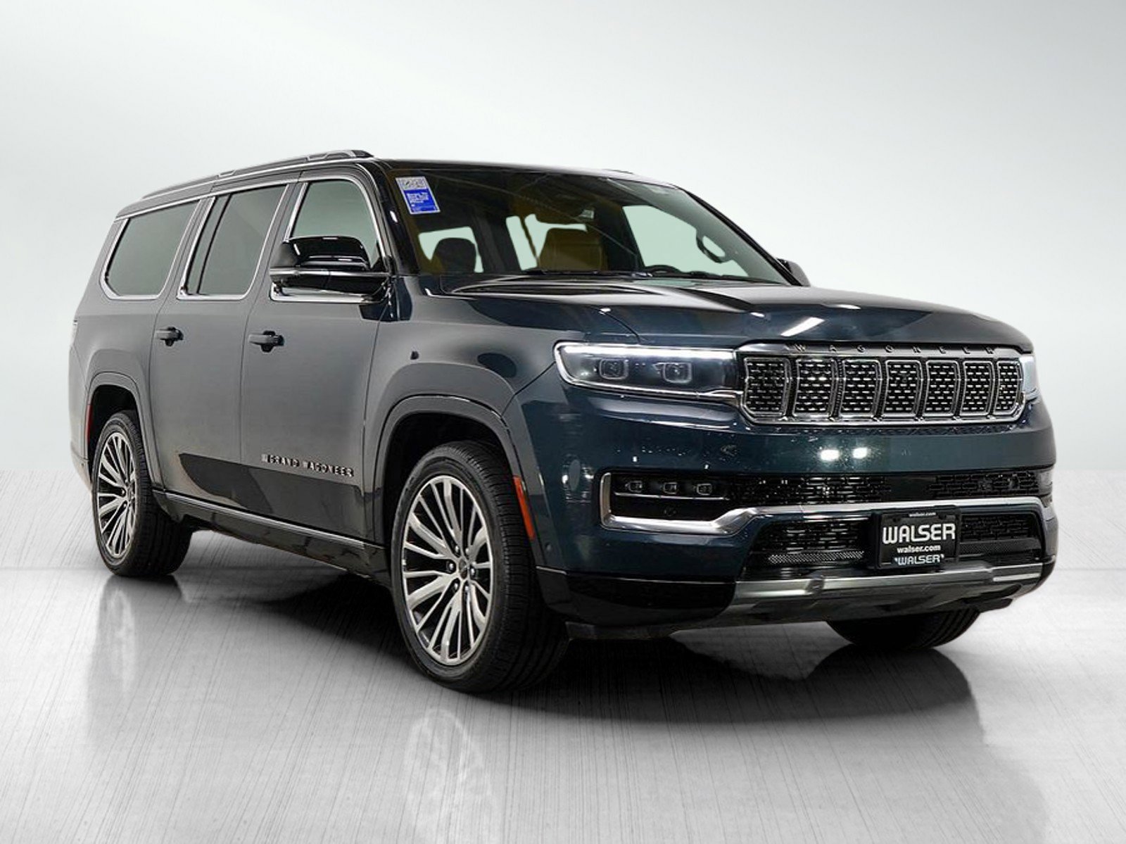 Used 2024 Jeep Grand Wagoneer L Series III image 7